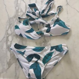 Wrap bathing suit top, matching bottoms Worn ONCE